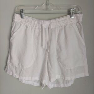 Quince Womens White Linen Shorts. Size M